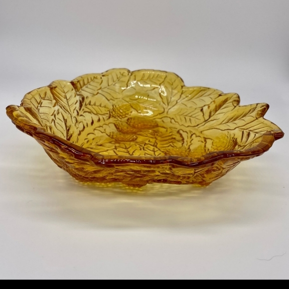 Vintage Indiana Glass Company Amber Bowl Loganberry Pattern Leaf Berry 1970’s - Picture 3 of 3